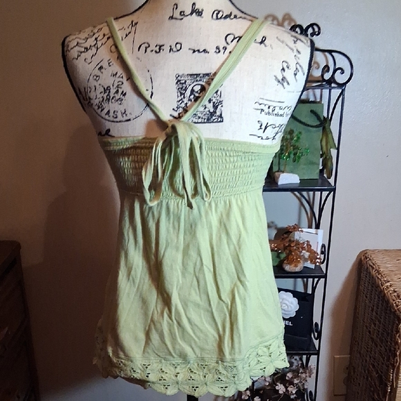 ABERCROMBIE & FITCH GREEN BABYDOLL SMOCKED BACKLESS TOP SIZE SMALL - Picture 4 of 5